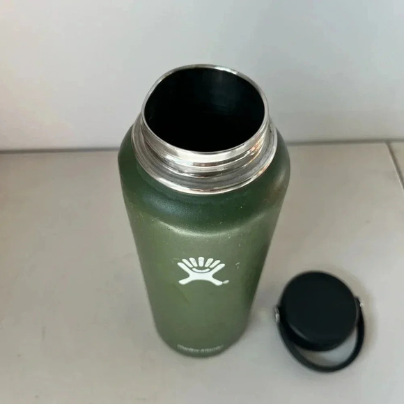 Olive Green 40 oz Hydro Flask - Picture 2 of 4